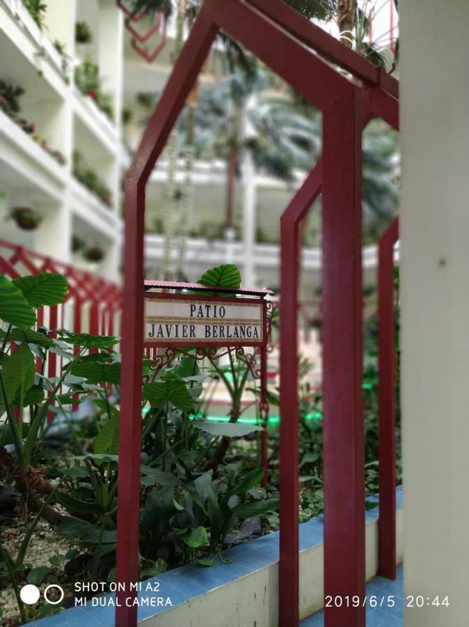 Benalbeach Jr Suite Málaga Exteriör bild
