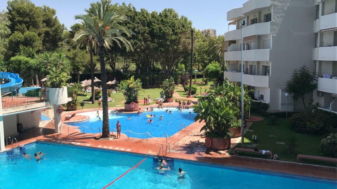 Benalbeach Jr Suite Málaga Exteriör bild
