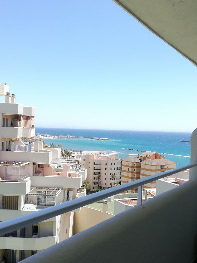 Benalbeach Jr Suite Málaga Exteriör bild