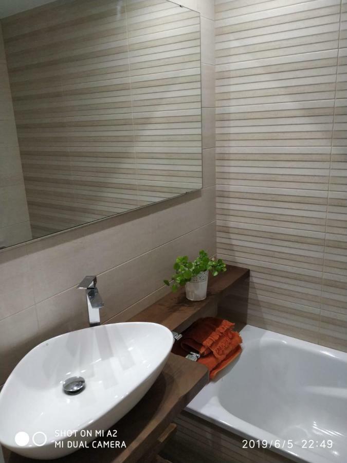 Benalbeach Jr Suite Málaga Exteriör bild